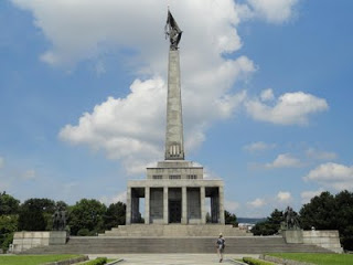 نجسمه یادبود براتیسلاواو