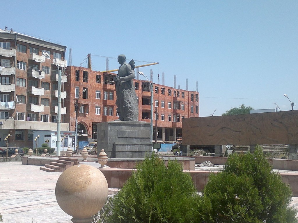 میدان گارگین نژده