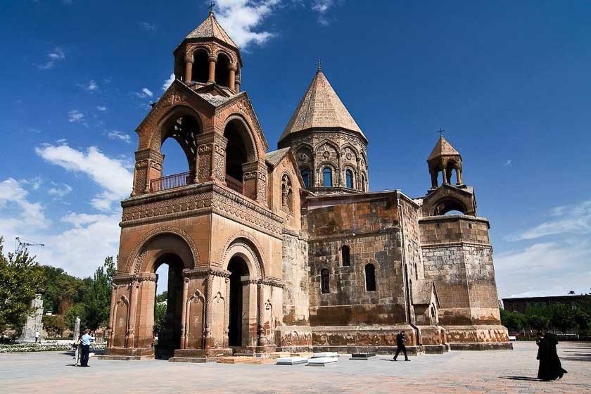 کلیسای حواری ارمنی اچمیادزین