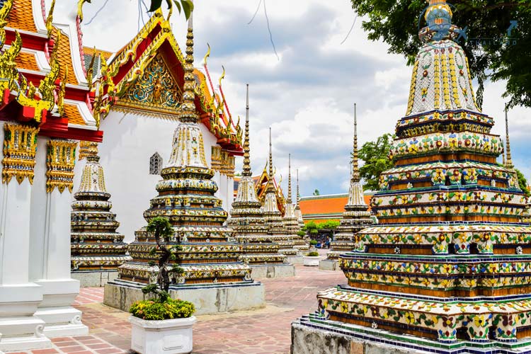 معبد بودای خمیده