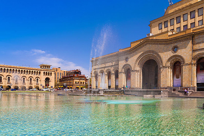 میدان جمهوری ایروان ارمنستان