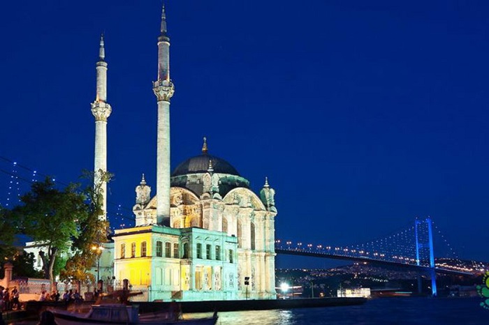  مسجد اورتاکوی در استانبول