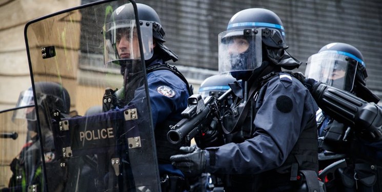 حمله پلیس فرانسه به معترضان
