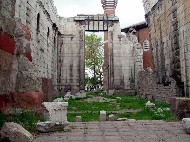 معبد آگوستوس 4